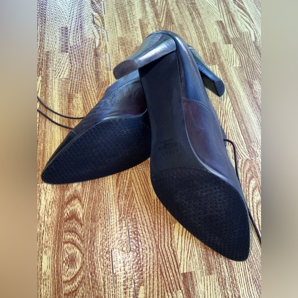 Stuart Weitzman size 8 brown point toe heels - Picture 11 of 14